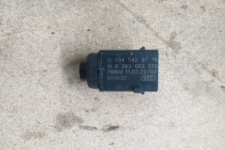 Senzor parcare Mercedes-Benz nou original A0045428