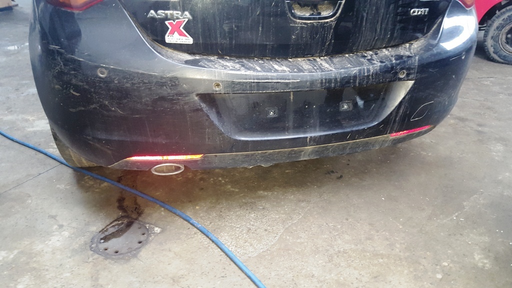 Senzor parcare spate Opel Astra J - 2011 - hatchback