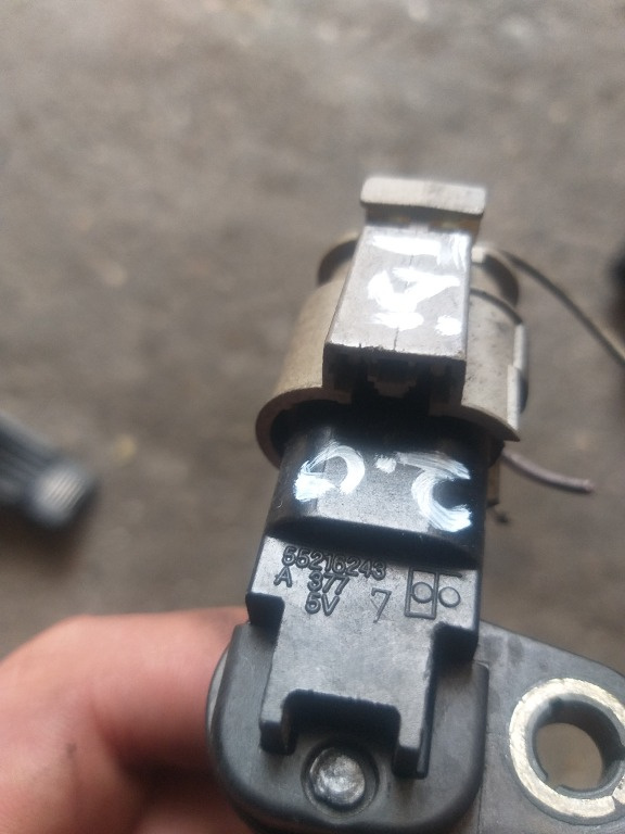 Senzor pozitie arbore cotit Opel Astra J