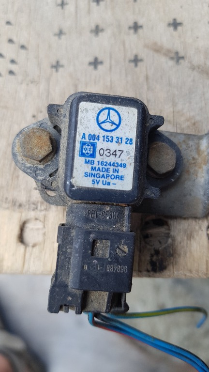 Senzor presiune aer Mercedes a0041533128