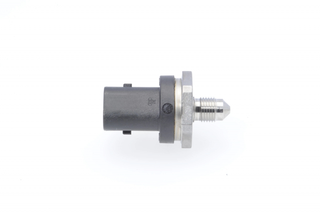 Senzor presiune combustibil BOSCH FORD MONDEO V limuzina (CD) 2012-2016 - 0 261 545 063