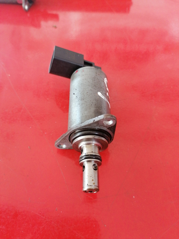 Senzor presiune combustibil Volkswagen Passat B6 3