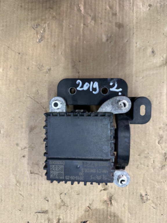 Senzor radar , distronic PEUGEOT 2008 an 2020 cod 9833472180