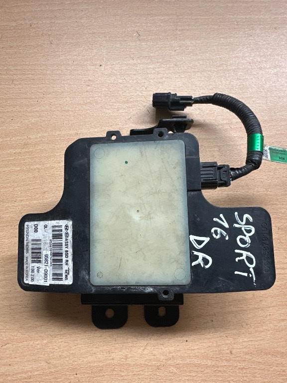 Senzor radar unghi mort dreapta 95821-D9001 D995850000 Kia Sportage 4 2016 (2015-2020) 2.0crdi 4x4 Automat