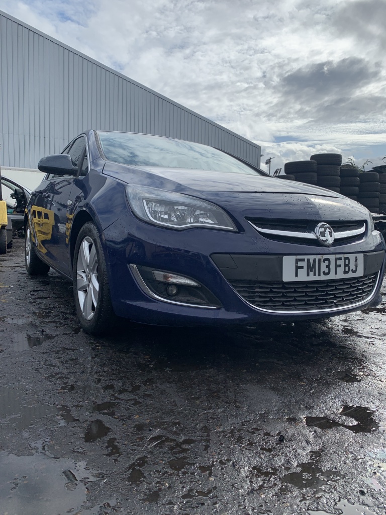 Senzor turatie Opel Astra J 2013 Hatchba