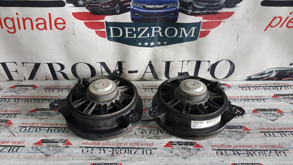 Set 2 boxe fata originale Volvo V50 cod 