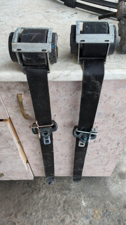 Set 2 centuri fata Ford C-Max 2006
