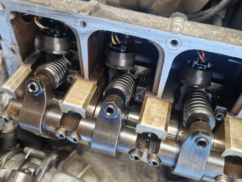 Set 4 injectoare Audi A4 B7 motor cod BPW 2.0 tdi diesel 103kw 140cp BA