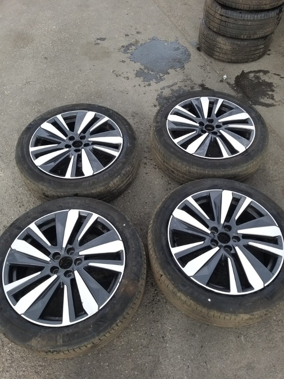 Set 4 x Jante Aliaj pentru Peugeot 3008, Cu Cauciucuri Michelin 205/55R19, ET38 cod: 9809685477