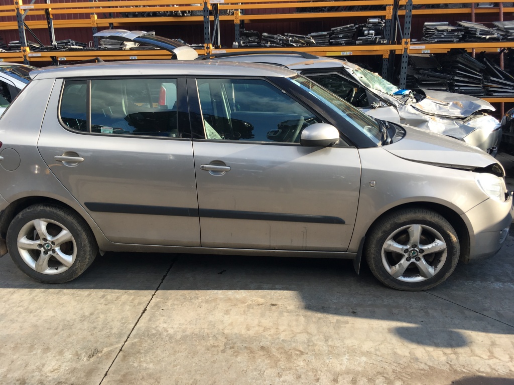 Set arcuri spate Skoda Fabia II 2008 hat