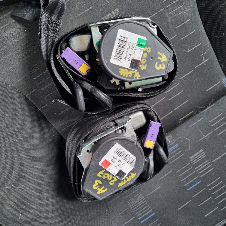 SET Centura stanga fata + centura dreapta fata Audi A3 8P din 2005 2011