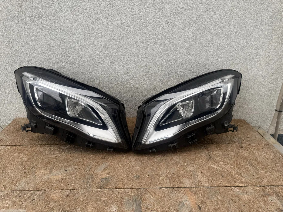 SET Far stanga dreapta Mercedes GLA W156 Facelift 