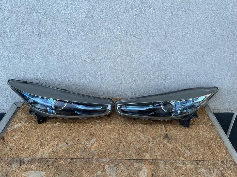 SET Far stanga dreapta Renault ZOE Originale Europa coduri 260605036R / 260109891R