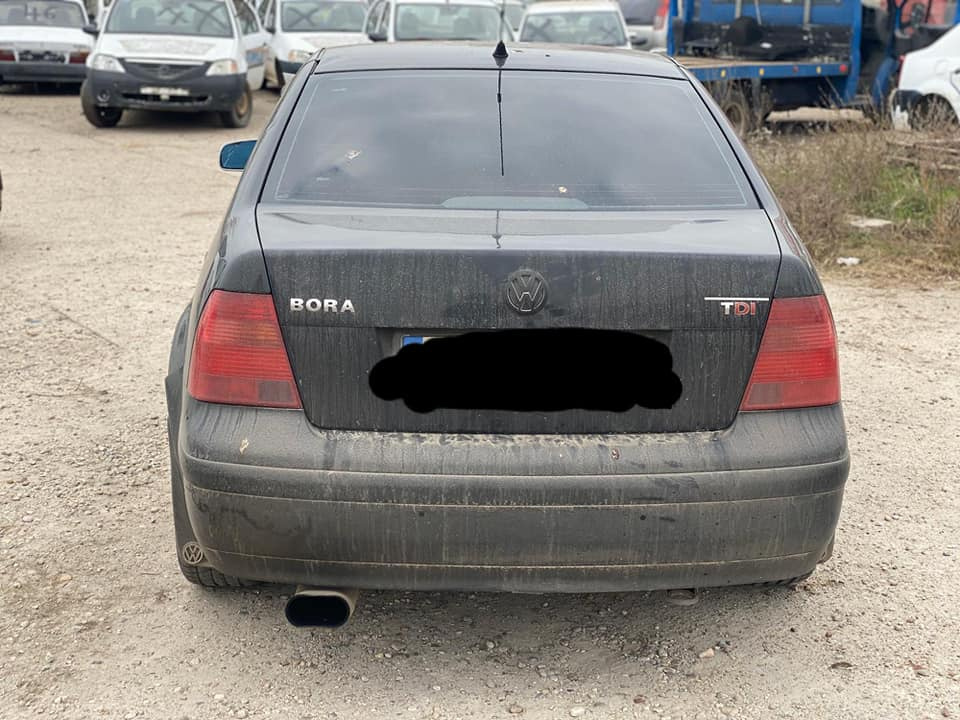 Set faruri Volkswagen Bora 2004 hatchbac
