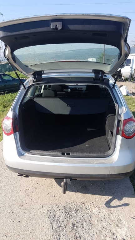 Set faruri VW Passat B6 2005 COMBI 2.0