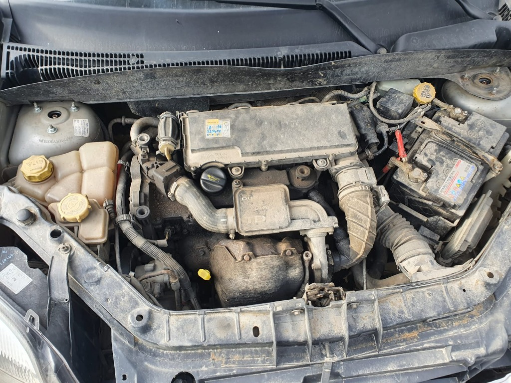 Set fete usi Ford Fusion 2003 hatchback 