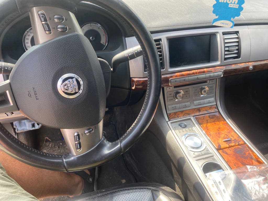 Set fete usi Jaguar XF 2011 Limuzina 3.0