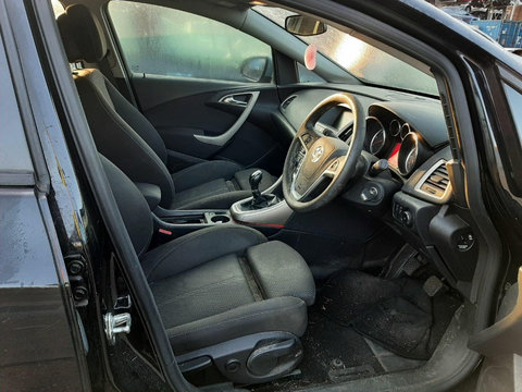 Set fete usi Opel Astra J 2010 Hatchback 1.3 CDTI