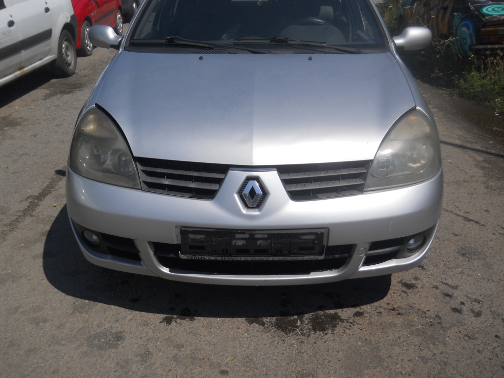 Set fete usi Renault Clio 2006 sedan 1,5 dci