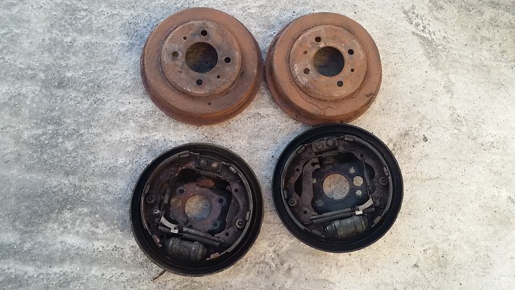 Set frana spate saboti cu tamburi Hyundai Accent