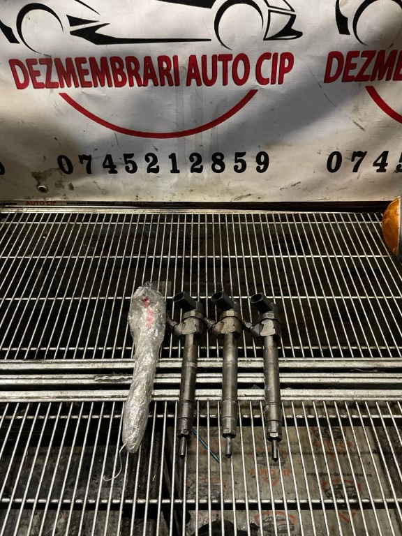 Set injectoare 4 bucati Mercedes Sprinter 3-T Van Cod: a6110700687