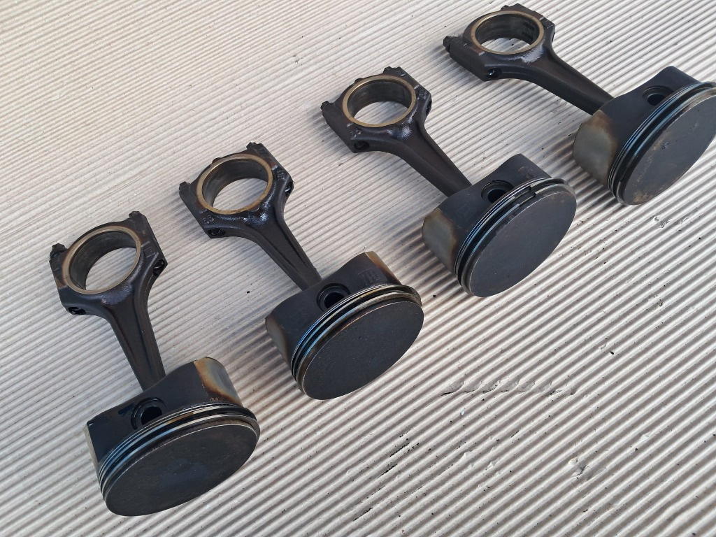 Set pistoane cu biele Opel Zafira A Astra G. motorizari 1,6 1,8