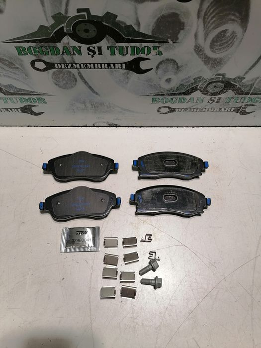 Set plăcute frână față TRW Opel Corsa C