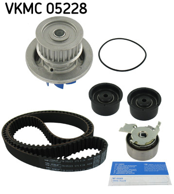 Set pompa apa + curea dintata Set de distributie curea + intinzator + pompa de apa CHEVROLET CAPTIVA DAEWOO LEGANZA OPEL ANTARA A FRONTERA A FRONTERA B OMEGA B SINTRA VECTRA B 2.2/2.4/2.4LPG 03.95- SKF VKMC 05228