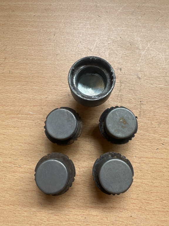 Set prezoane antifurt roti pentru Ford K
