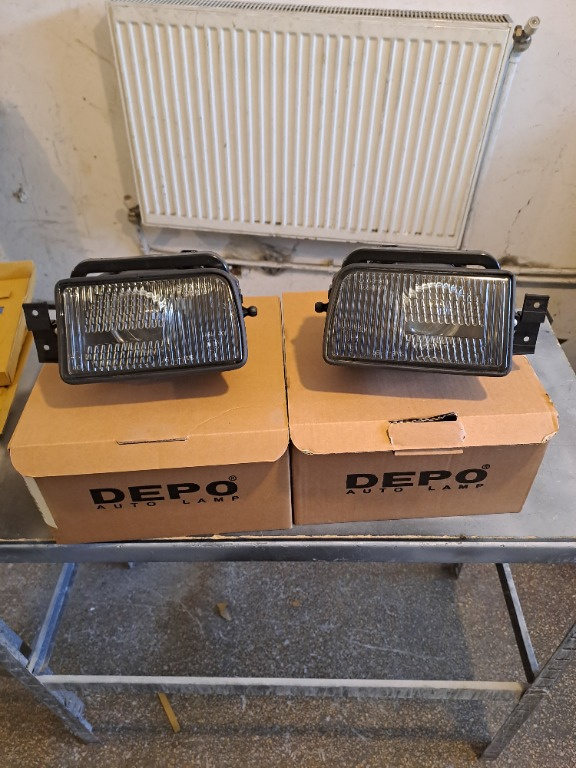 Set Proiectoare stanga/dreapta Bmw seria 5 E34 , proiectoare noi