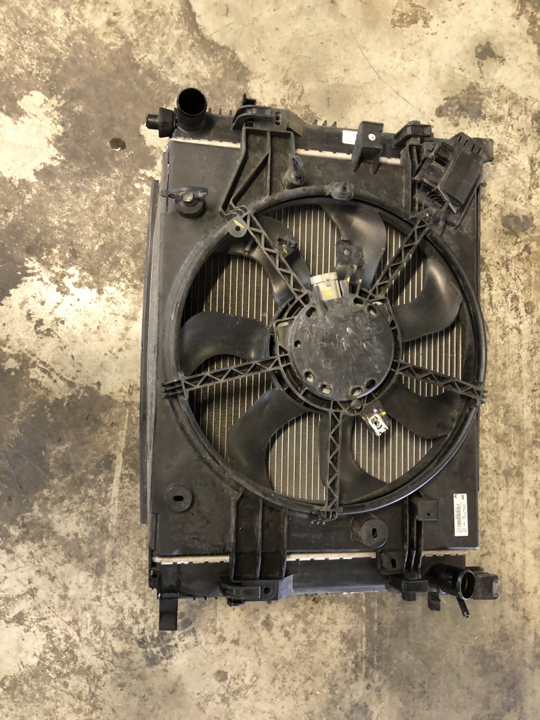 Set Radiatoare + Ventilator Dacia Duster 1.3 Benzina 2019, 214811626R / 214100078R