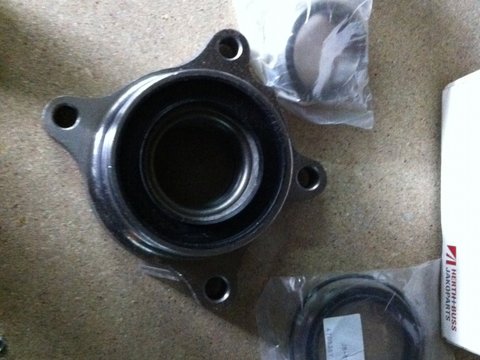 Set rulment roata punte spate Toyota Land Cruiser 3.0 d 2002 - 2009 Producator HERTH+BUSS JAKOPARTS J4712167