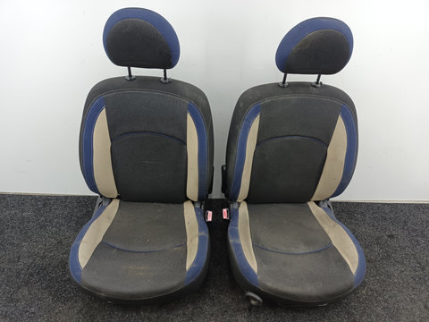 Set scaune interior cu bancheta spate Peugeot 206 HFX / 1.1i 1998-2007 DezP: 19305