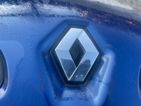 Sigla Emblema de pe Bara Spoiler Fata Renault Clio 3 2005 - 2014 [C3621]