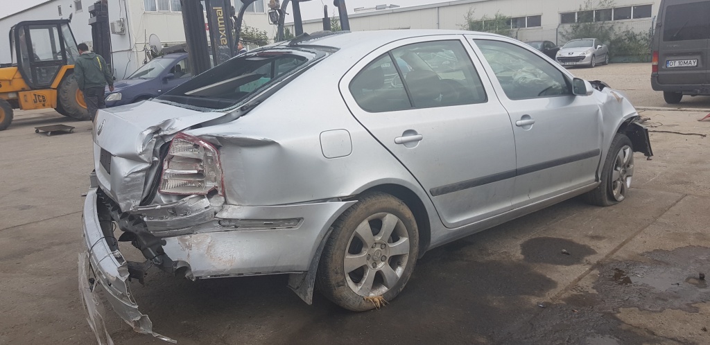 Skoda Octavia II din 2008 , motor 2.0 tdi , tip BKD