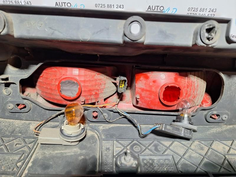 Soclu bec stop dreapta Opel Vivaro 2001-2006