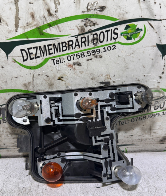 Soclu becuri lampa stop pe aripa dreapta Audi A4 B6 [2000 - 2005] Sedan 1.8 T MT (150 hp)