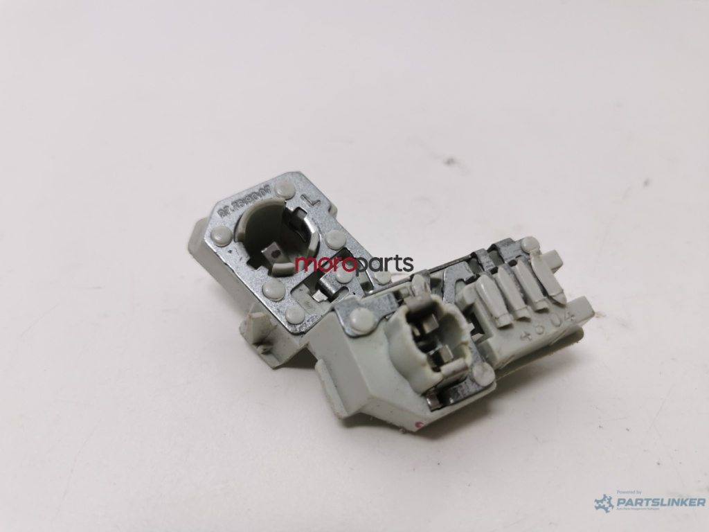 Soclu stop haion stanga Audi A3 (8P) Hatchback 2005 2.0 TDI OEM 8P4945257A