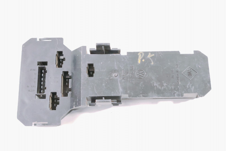Soclu Stop Stanga 3B9945257 Volkswagen V