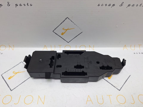 Soclu stop VOLKSWAGEN GOLF III Variant (1H5) [ 1993 - 1999 ] TDI (1Z, AHU, ALE) 66KW|90HP OEM 1H9945257