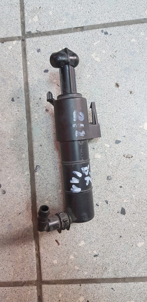 Spălător far dr mercedes e 2011