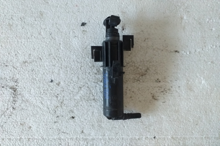 Spalator far dreapta Pompa spalator far dreapta 8T