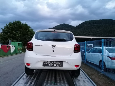 Spate complet Dacia Sandero an 2013-2020 stare perfecta