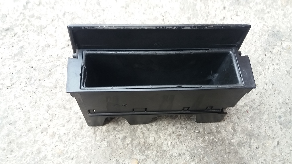 Spatiu depozitare bord Mercedes W210 clasa E