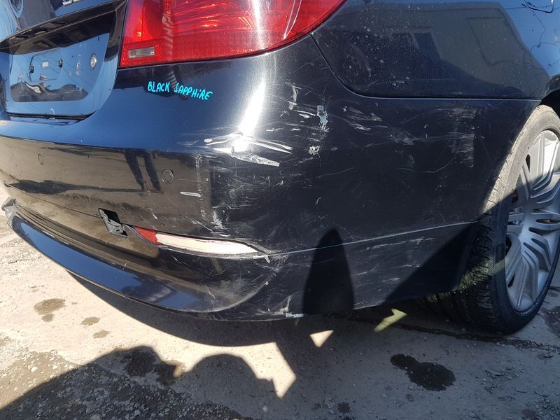 Spoiler Bara Spate cu Locas Senzori BMW 
