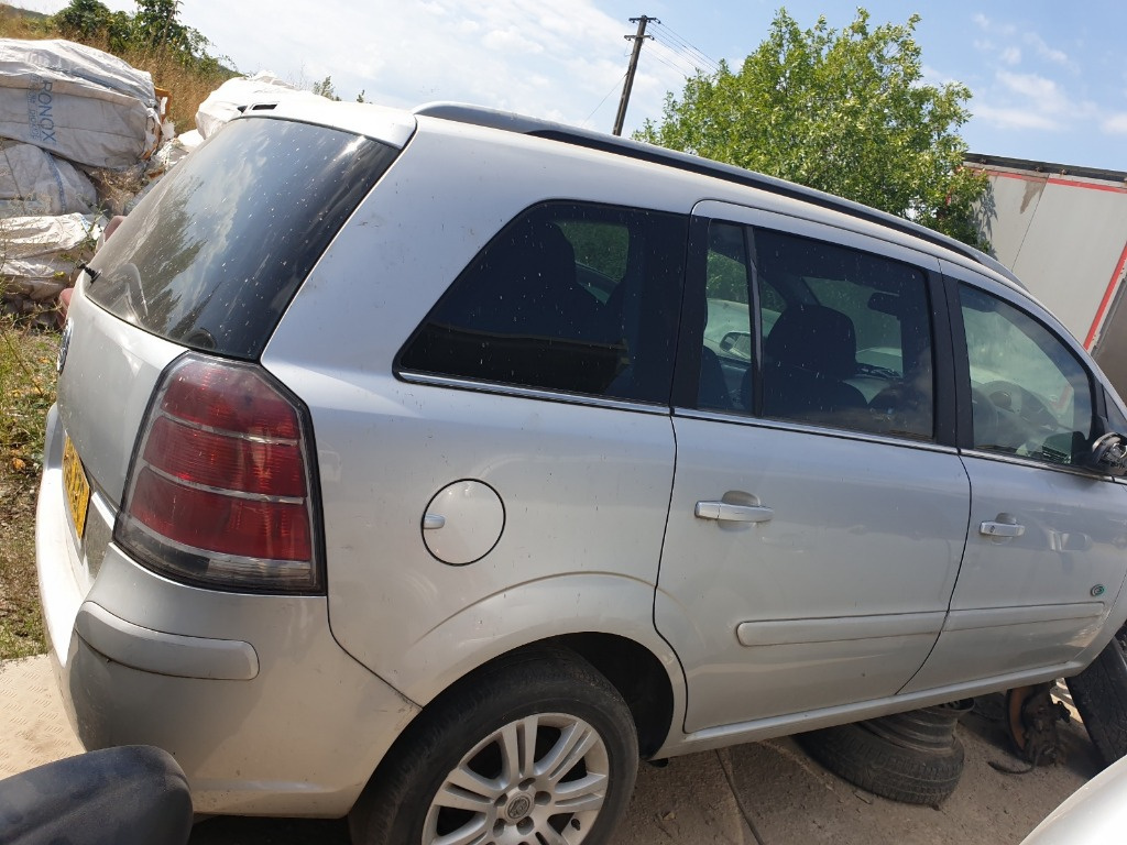 Spoiler Bara spate Opel Zafira B 2005-2010