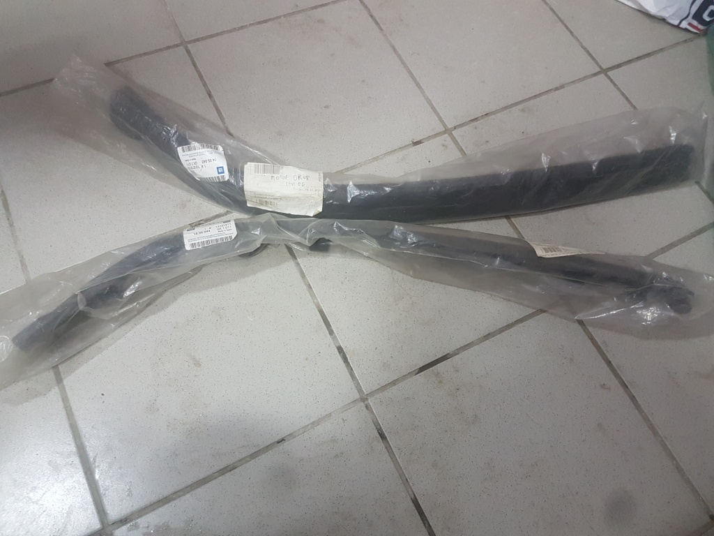 Spoiler stanga si dr bara fata Opel Corsa 03-