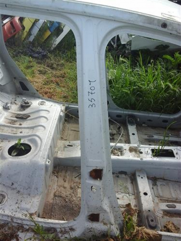 Stalp B dreapta Dacia Logan An 2004 2005 2006 2007 2008 2009 2010 2011 2012