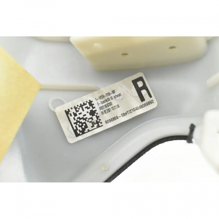 Stalp dreapta interior m paket negru bmw seria 4 g22/g26 Bmw Seria 4 G22/g26 cod piesa 8096864