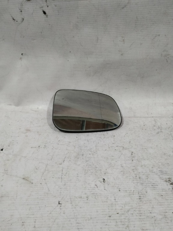 Sticla oglinda dreapta Volvo c30 c70 s40 s60 s80 v70 3001-892